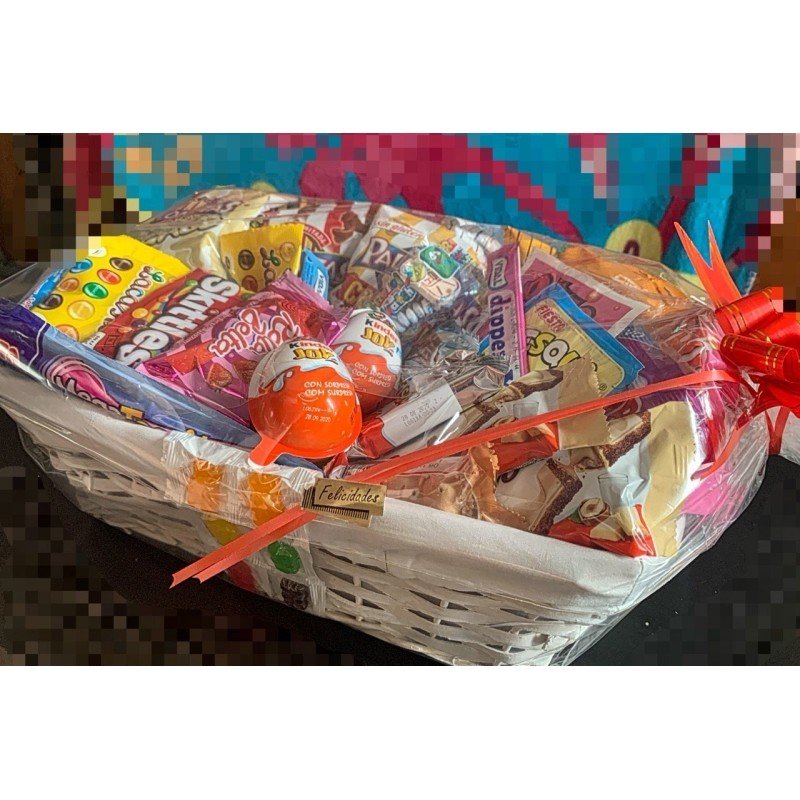 CESTA DE CHUCHES Y GOMINOLAS MEDIANA